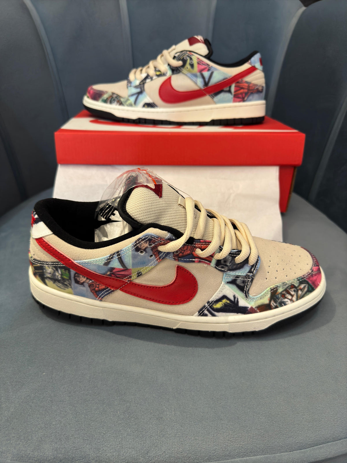 NIKE SB DUNK LOW PARIS U.A