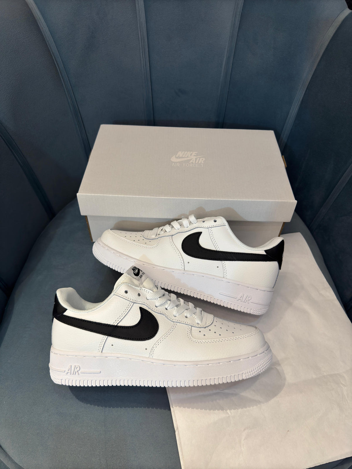NIKE AIRFORCE 1 07 BLACK TICK