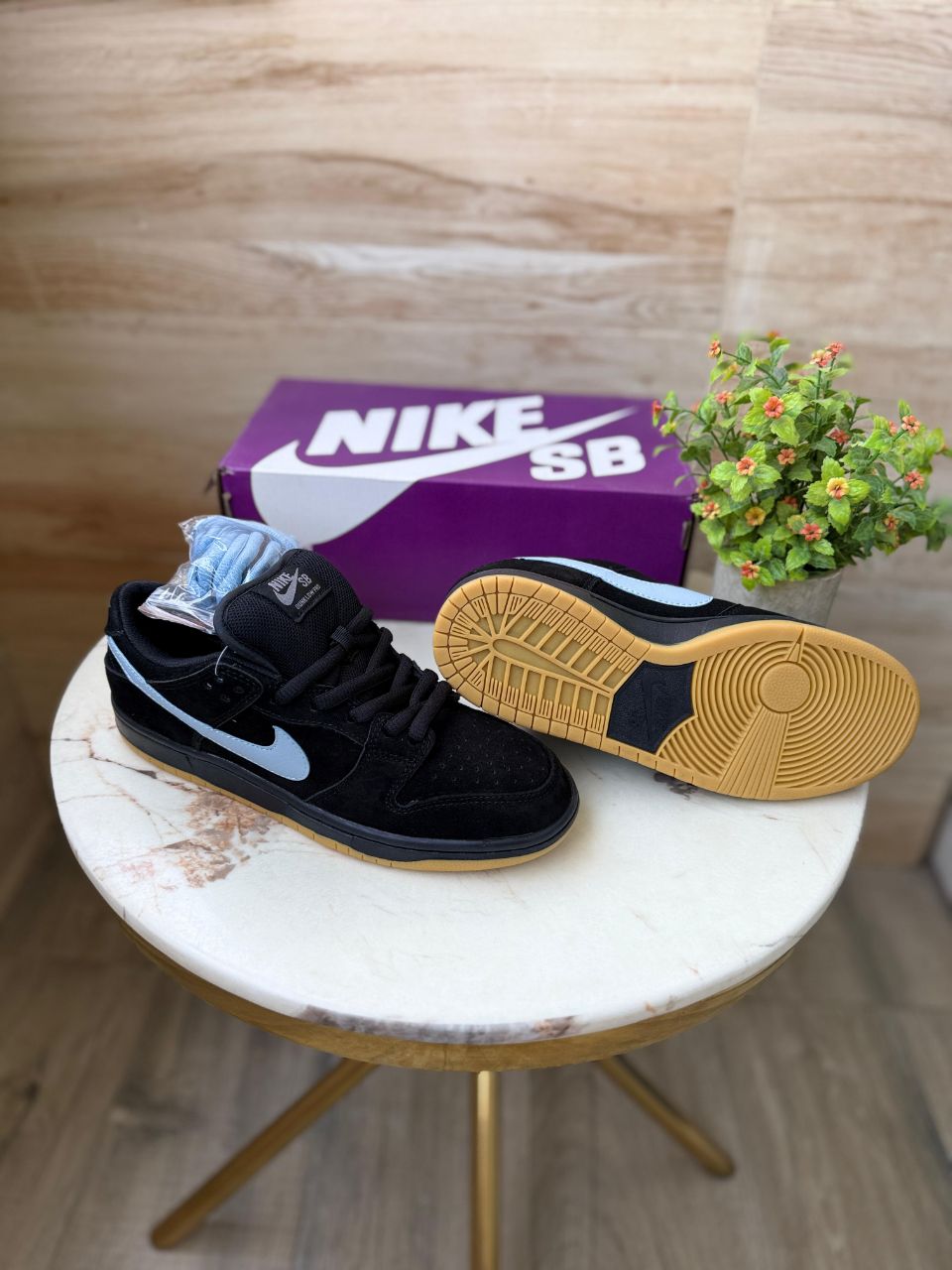 SB DUNK LOW FOG BLACK GUM