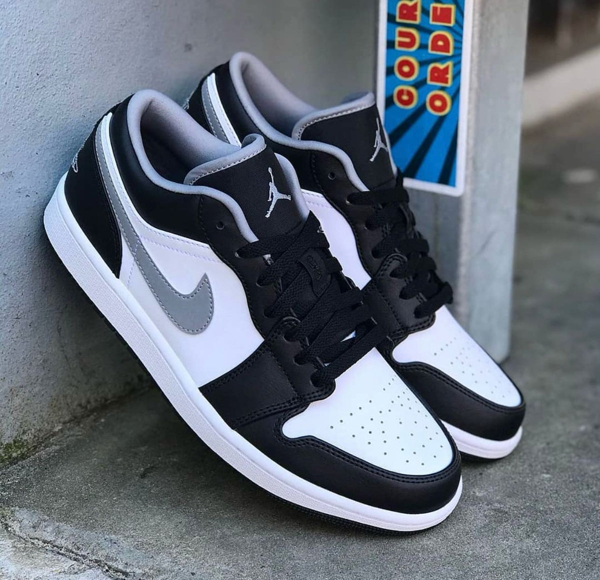 AIR JORDAN 1 LOW PARTICLE GREY