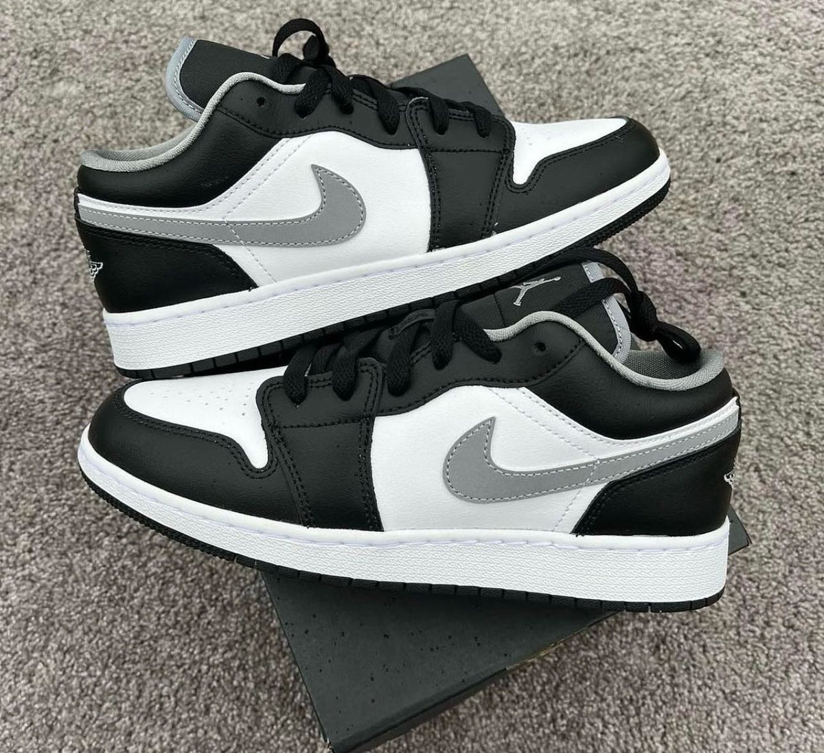 AIR JORDAN 1 LOW PARTICLE GREY