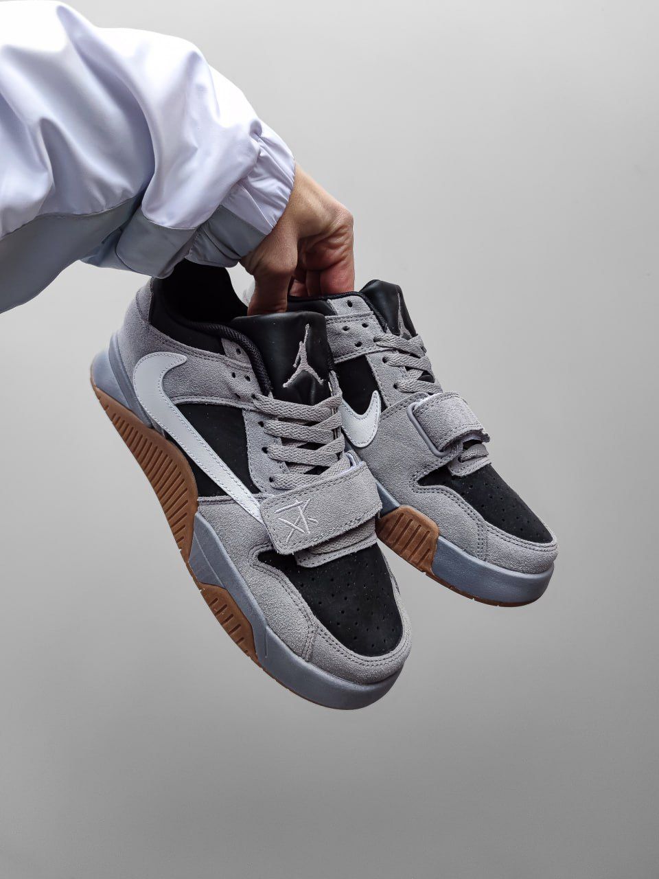 NIKE TRAVIS SCOTT X JORDAN CUT THE JACK GREY U.A