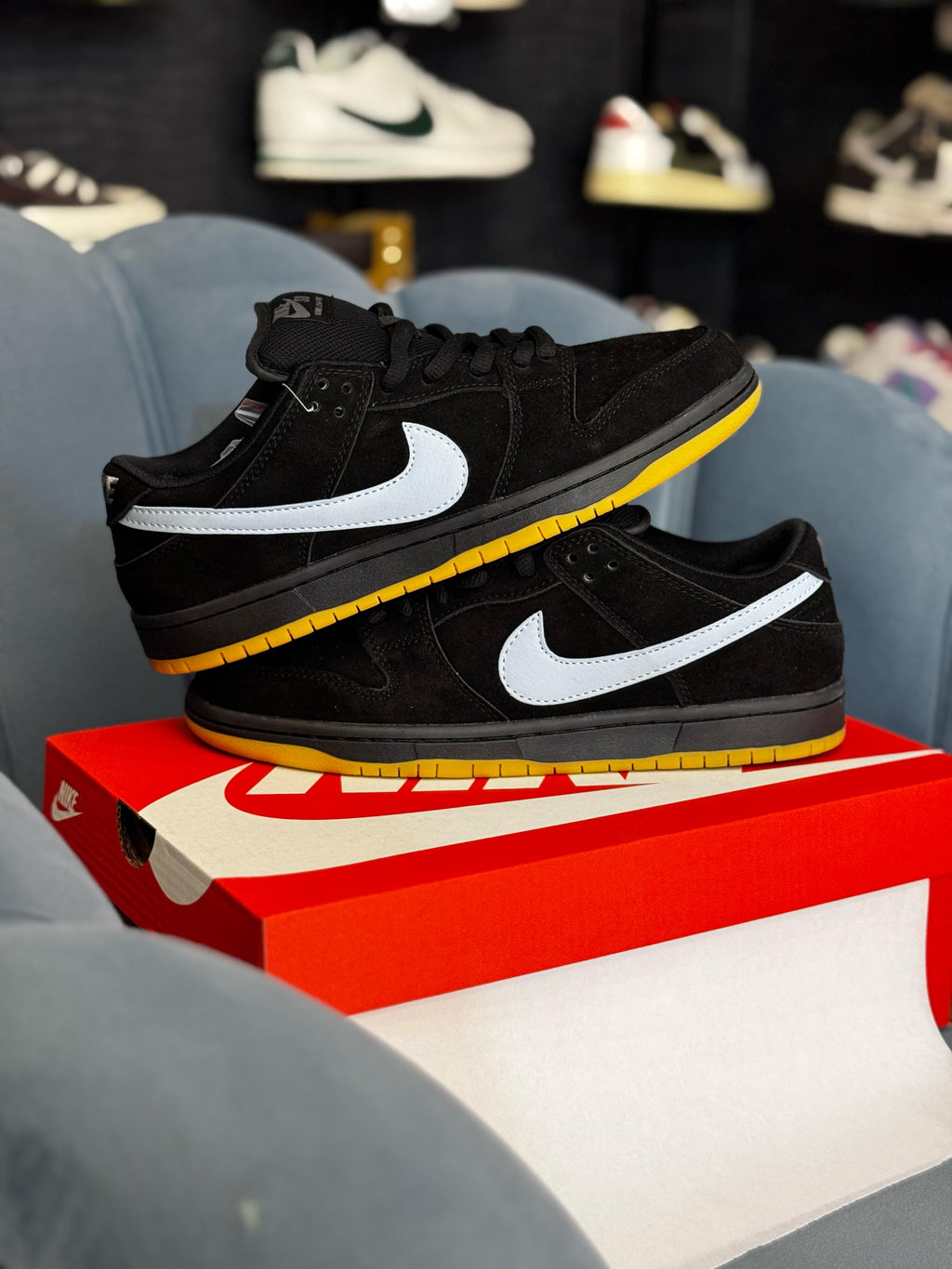 SB DUNK LOW FOG BLACK GUM