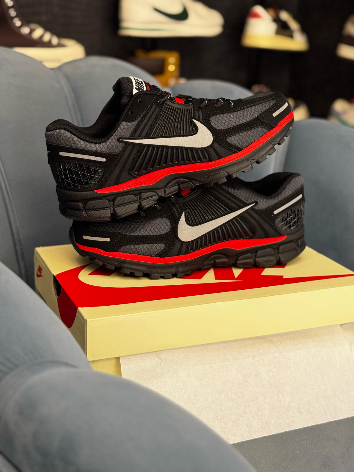 NIKE ZOOM VOMERO 5 BRED SPIDER MAN