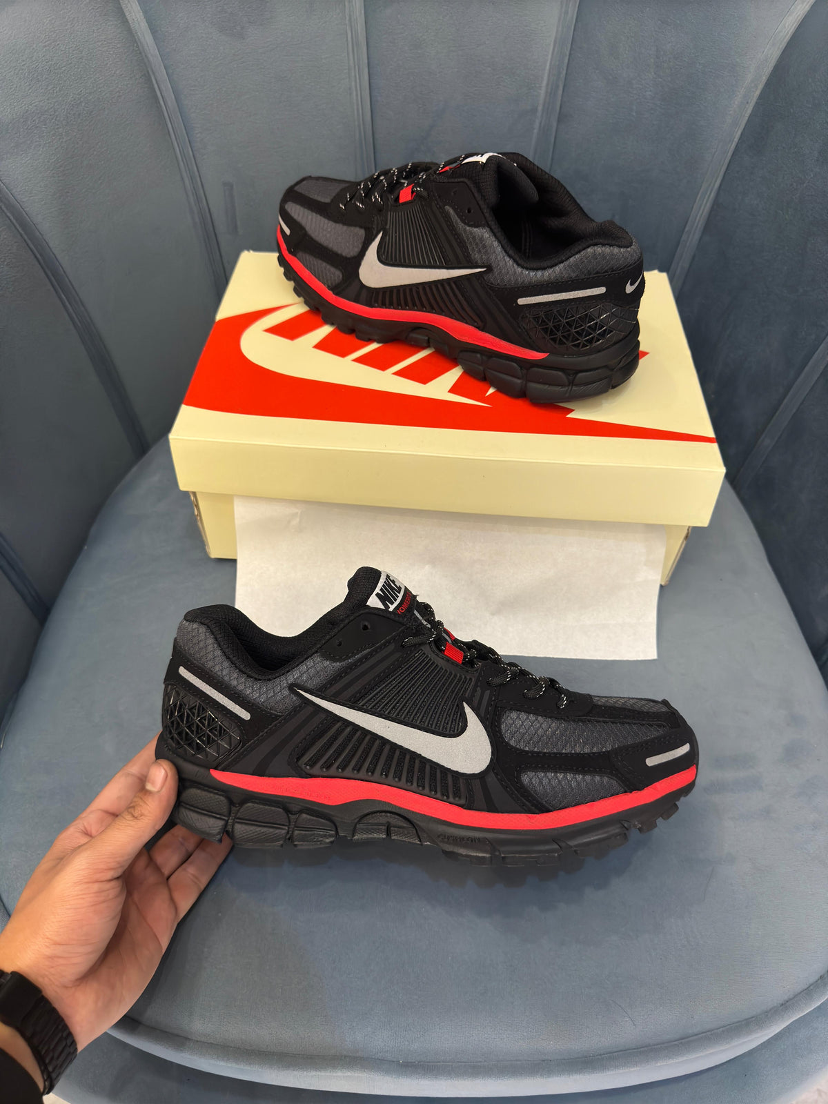 NIKE ZOOM VOMERO 5 BRED SPIDER MAN