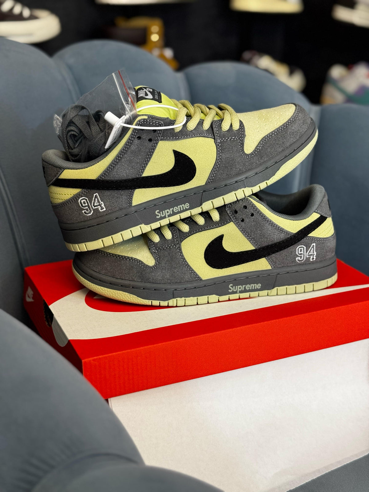 NIKE SB DUNK LOW SUPREME  94 CAMPER GREEN