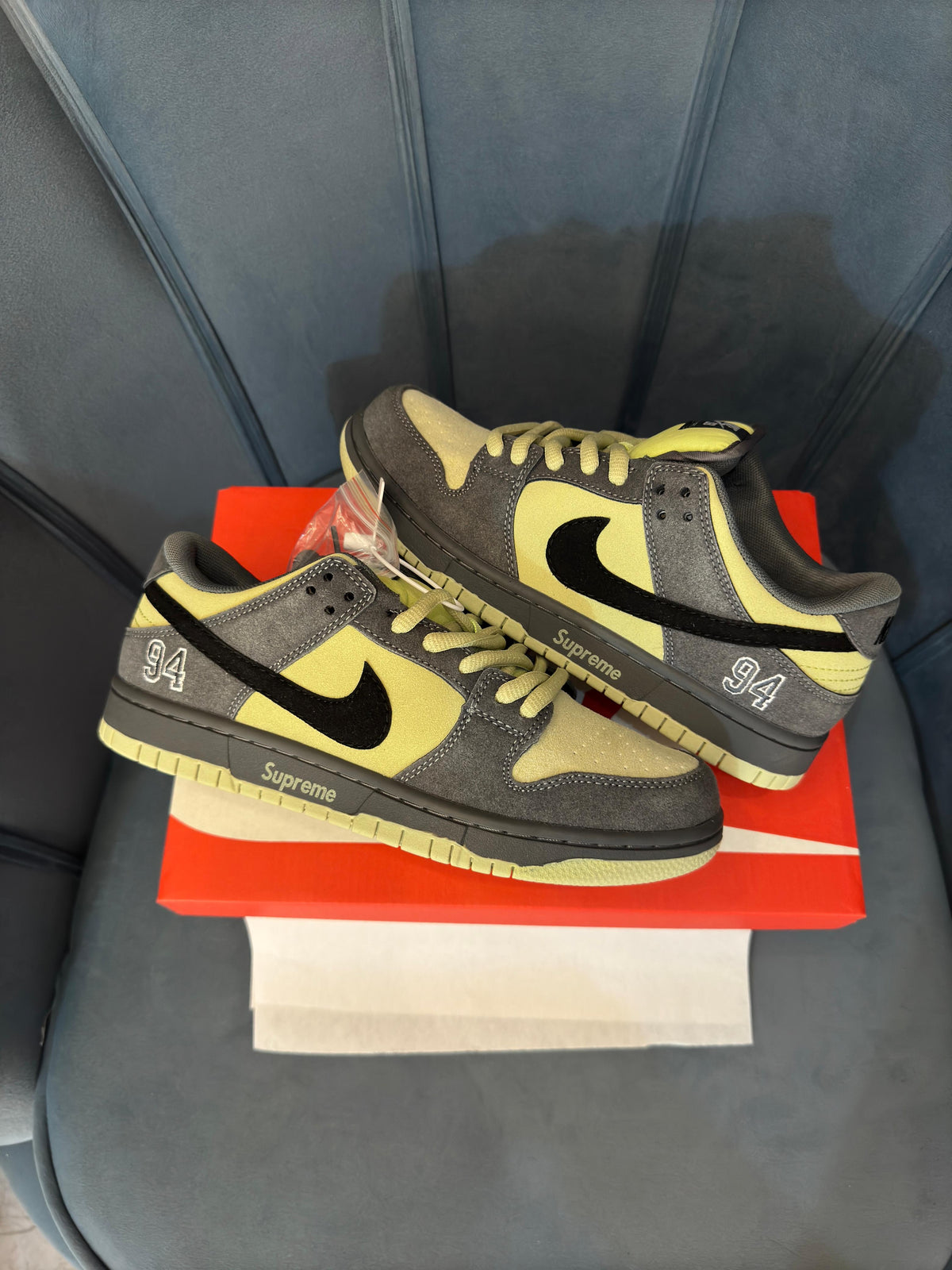 NIKE SB DUNK LOW SUPREME  94 CAMPER GREEN