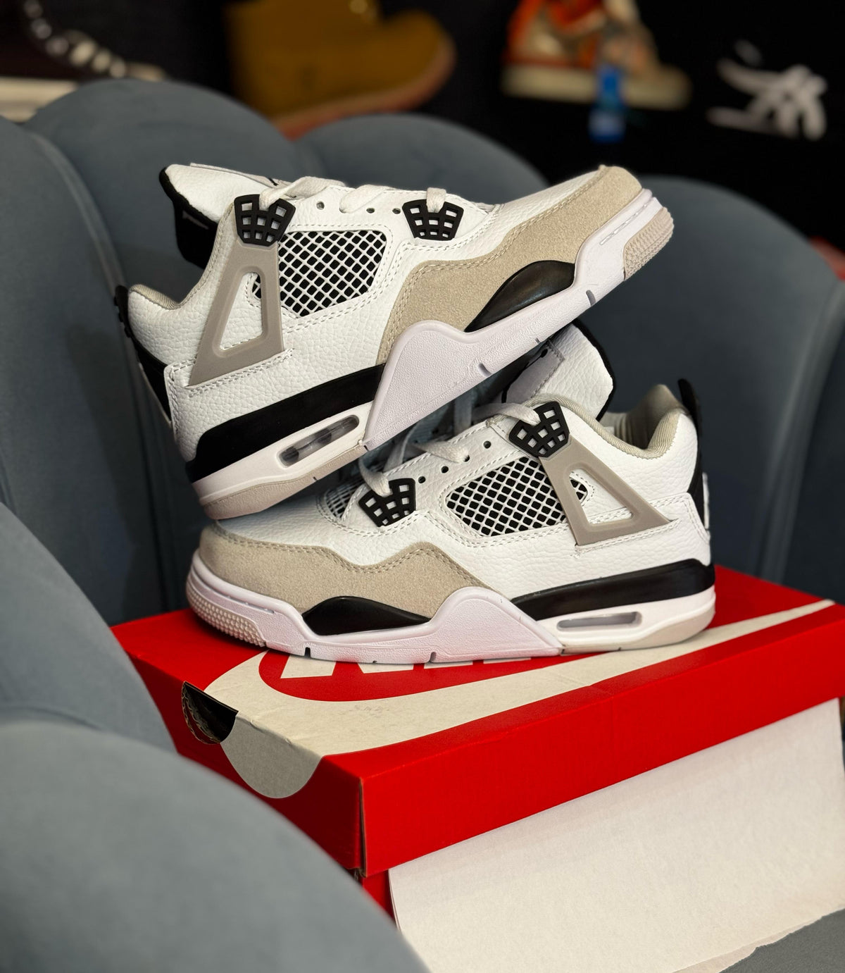 AIR JORDAN RETRO 4 MILITARY BLACK