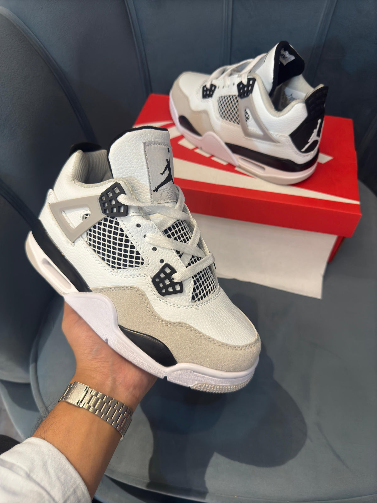 AIR JORDAN RETRO 4 MILITARY BLACK