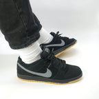 SB DUNK LOW FOG BLACK GUM
