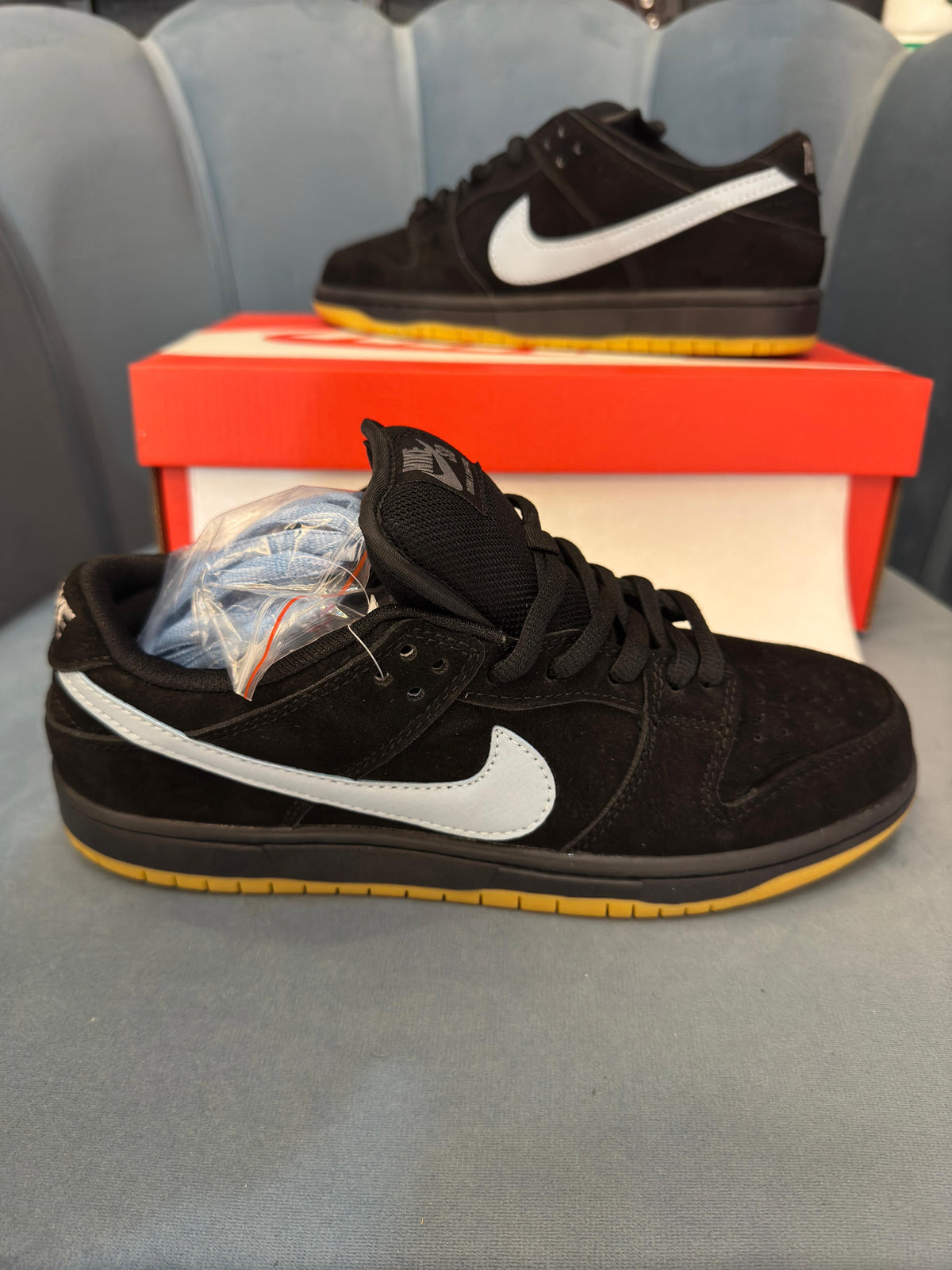 SB DUNK LOW FOG BLACK GUM