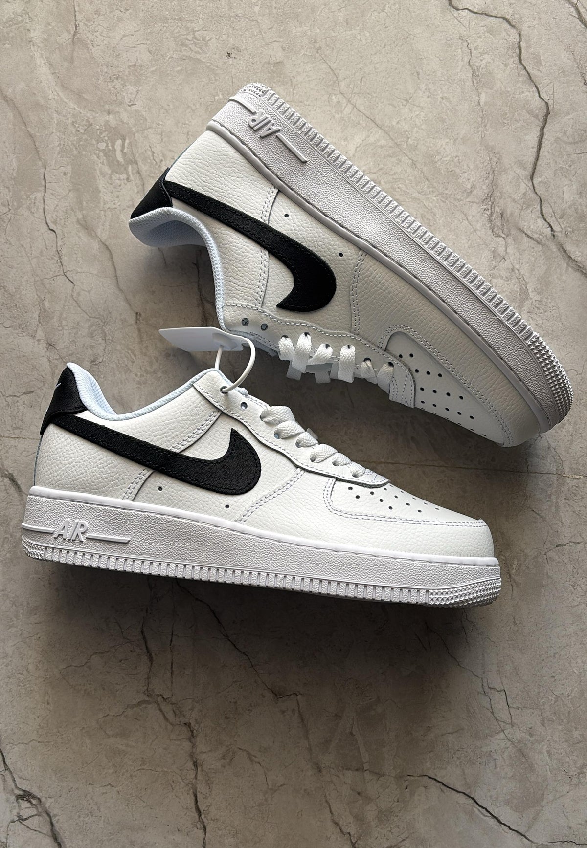 NIKE AIRFORCE ONE WHITE BLACK