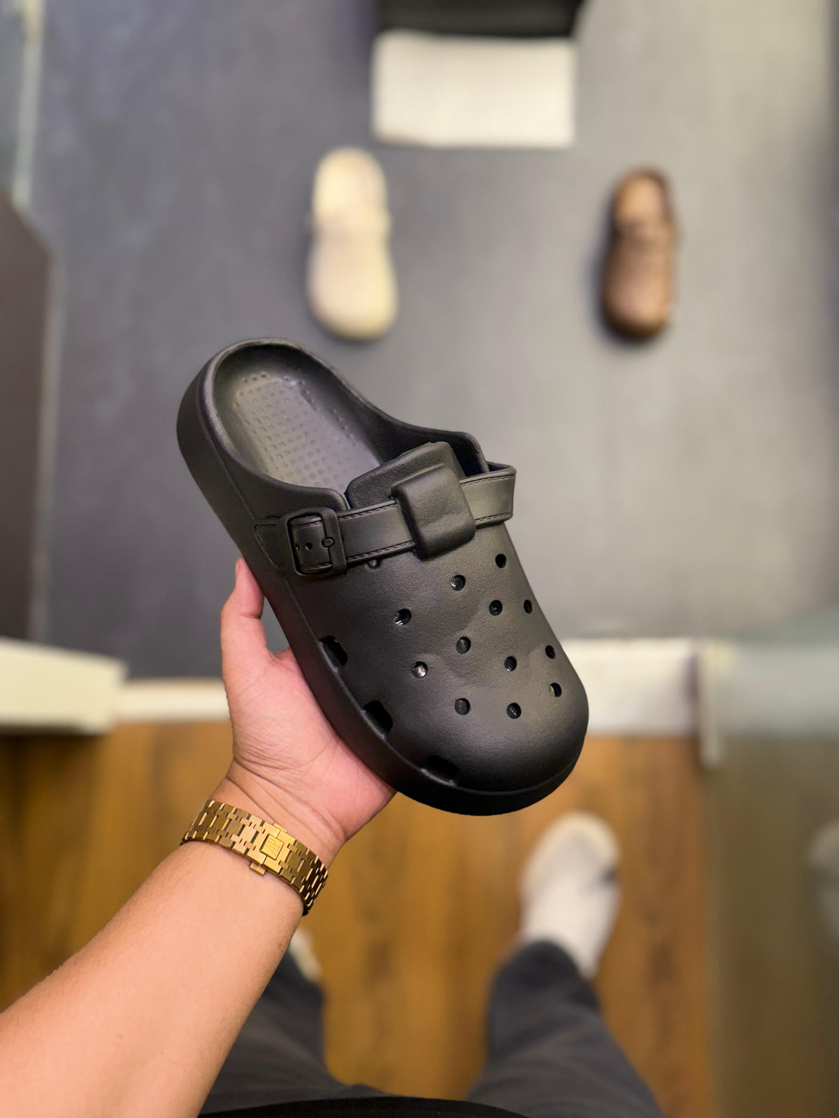 CROCS CLOGS