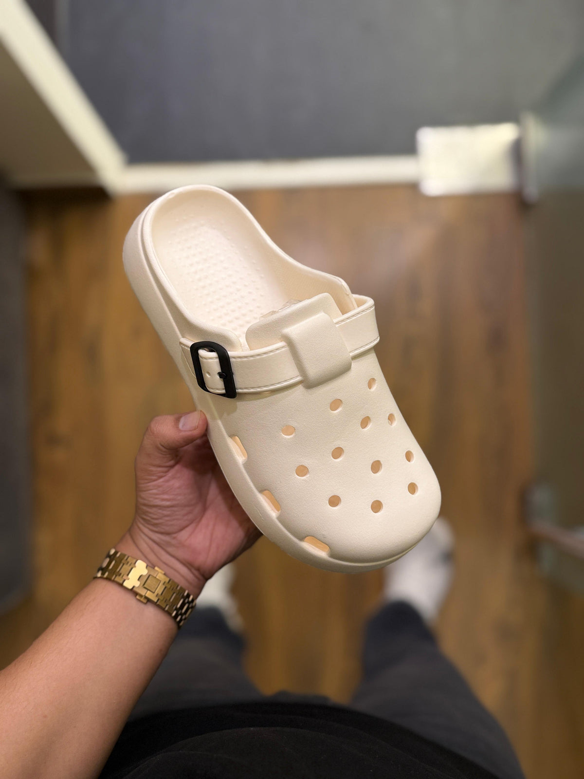CROCS CLOGS