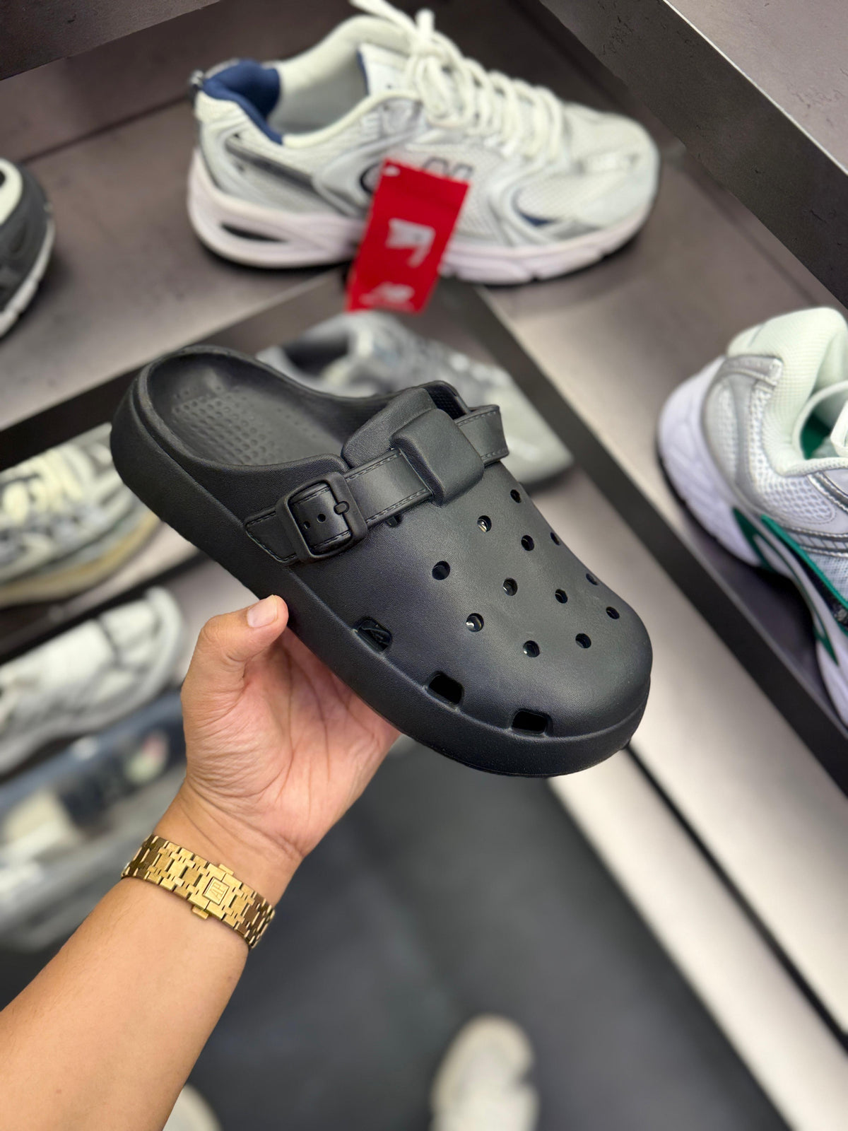 CROCS CLOGS