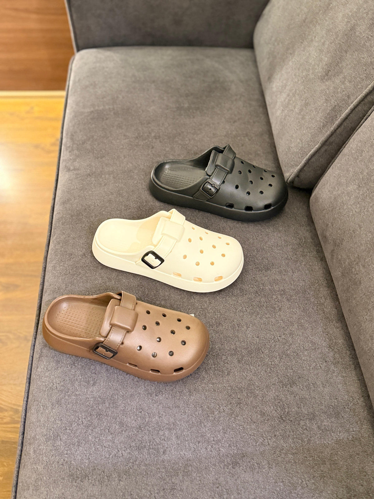 CROCS CLOGS