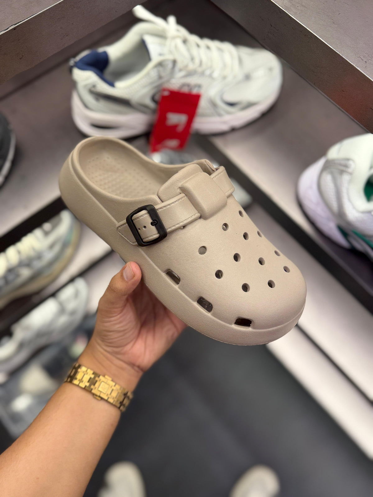 CROCS CLOGS