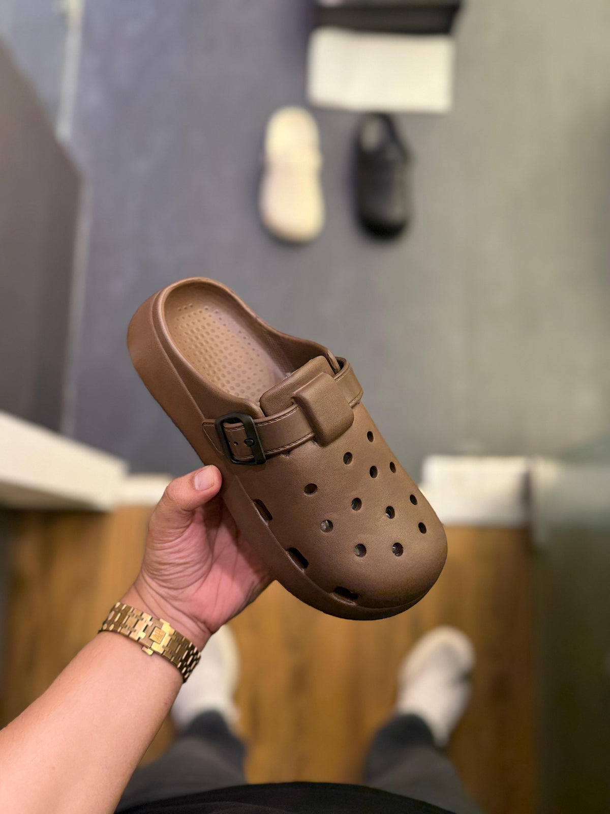 CROCS CLOGS