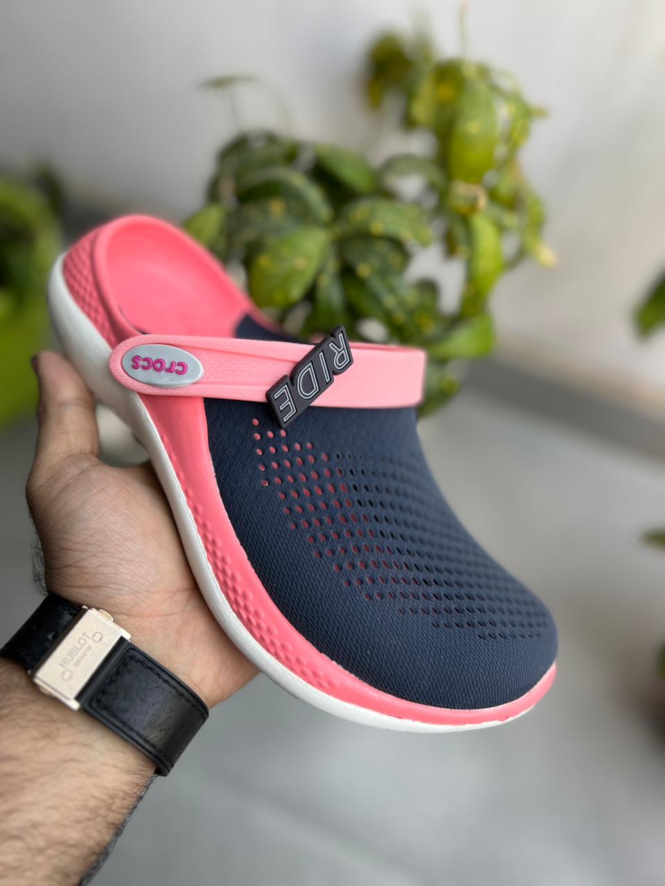 CROCS