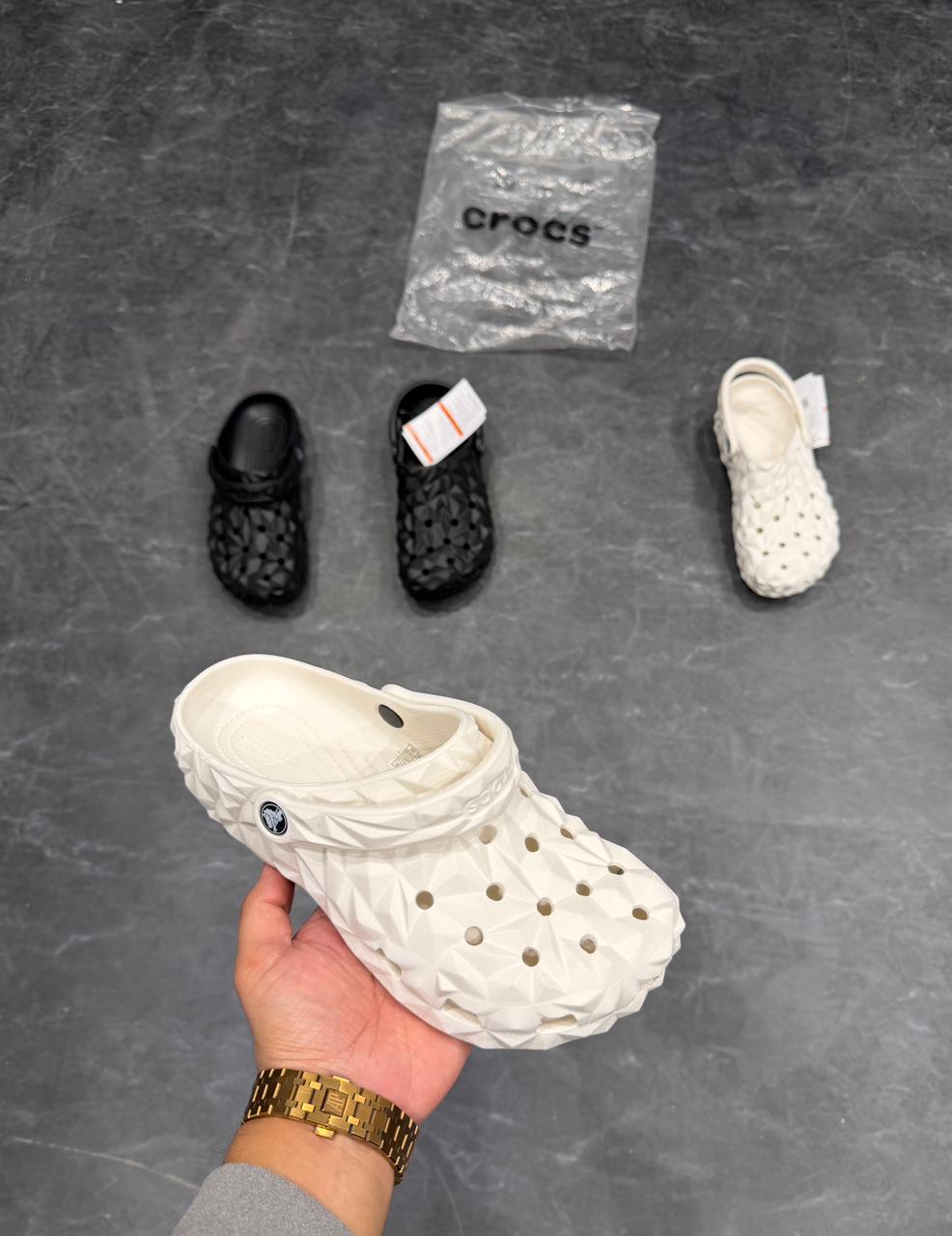 CROCS OFFGRID CLOGS