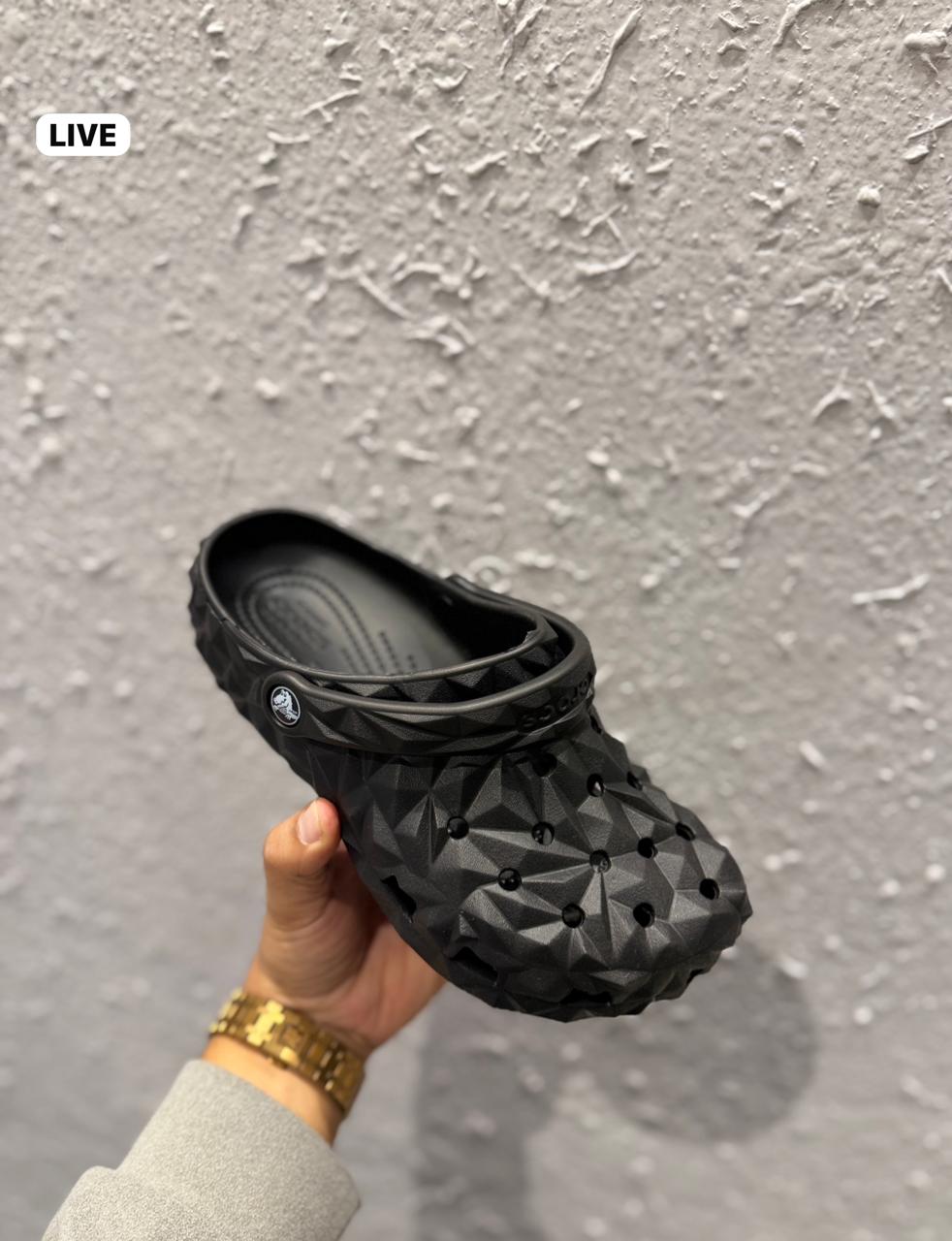 CROCS OFFGRID CLOGS