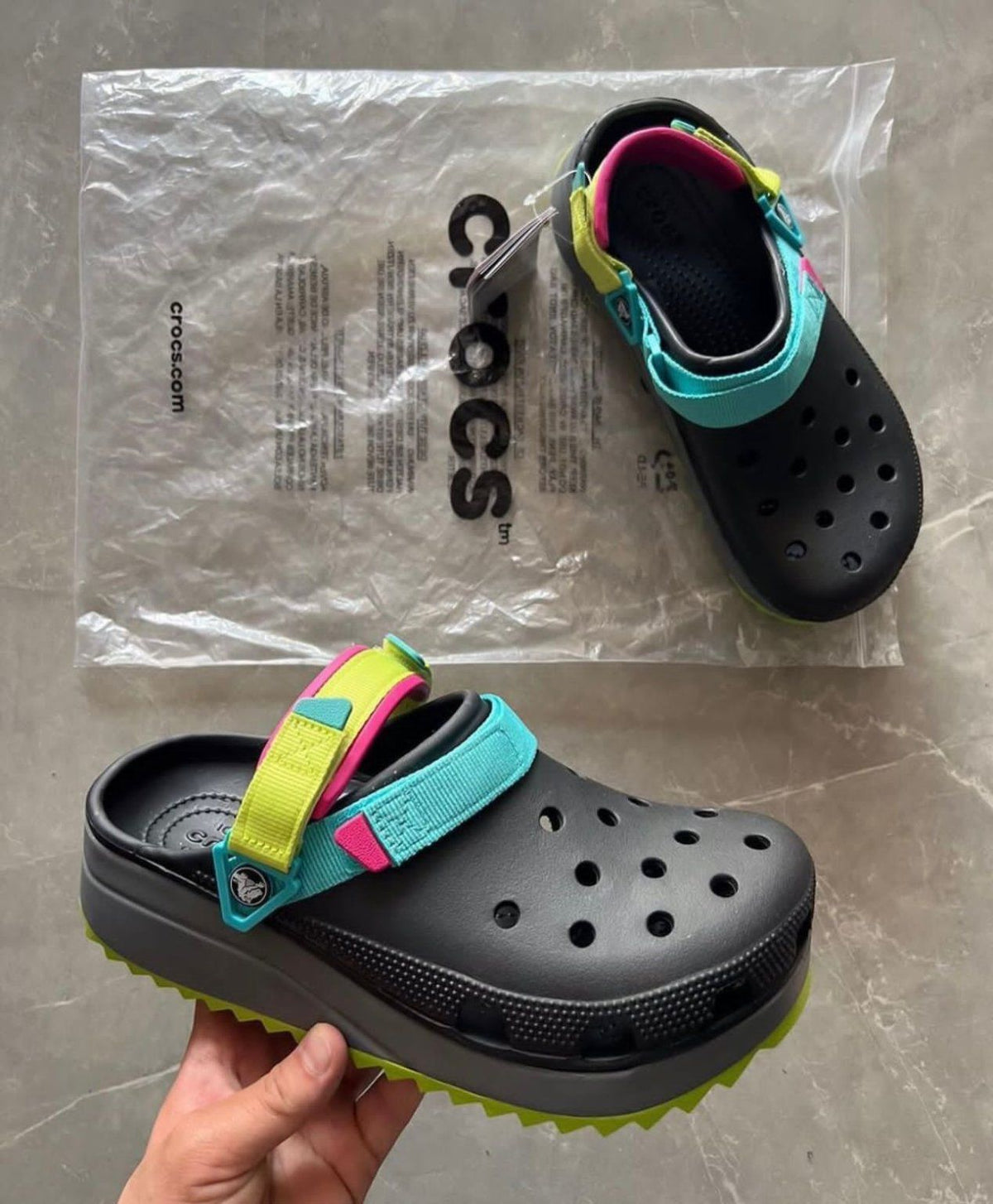 CROCS