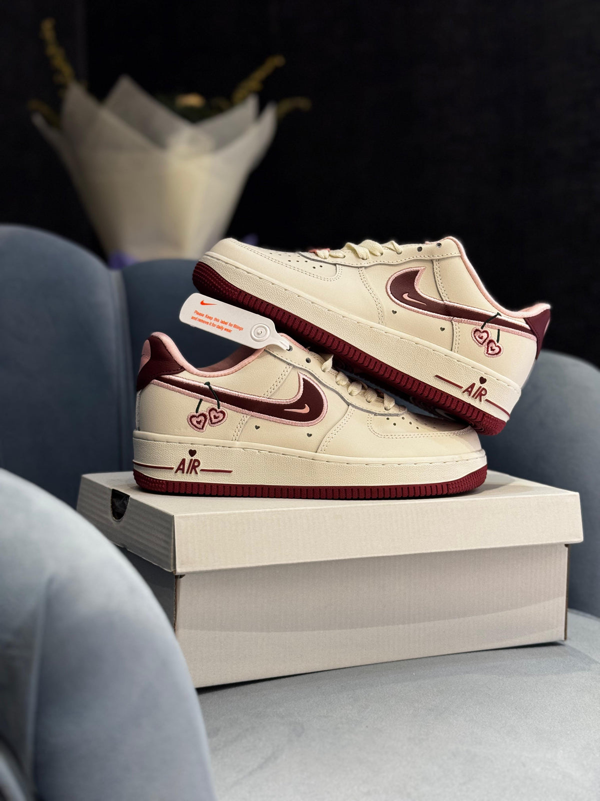 NIKE AIRFORCE 1 VALENTINES