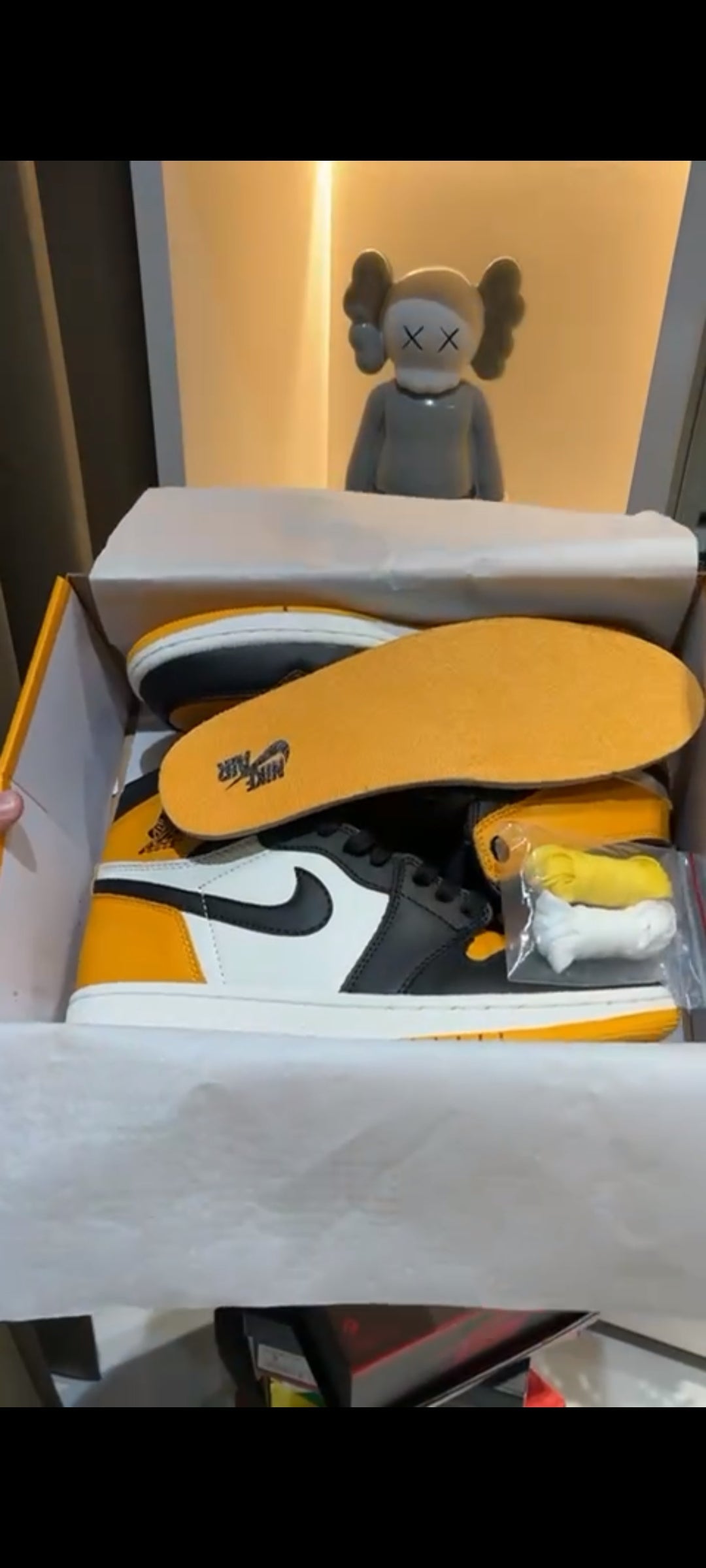 AIR JORDAN RETRO 1 HIGH TAXI U.A