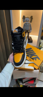 AIR JORDAN RETRO 1 HIGH TAXI U.A