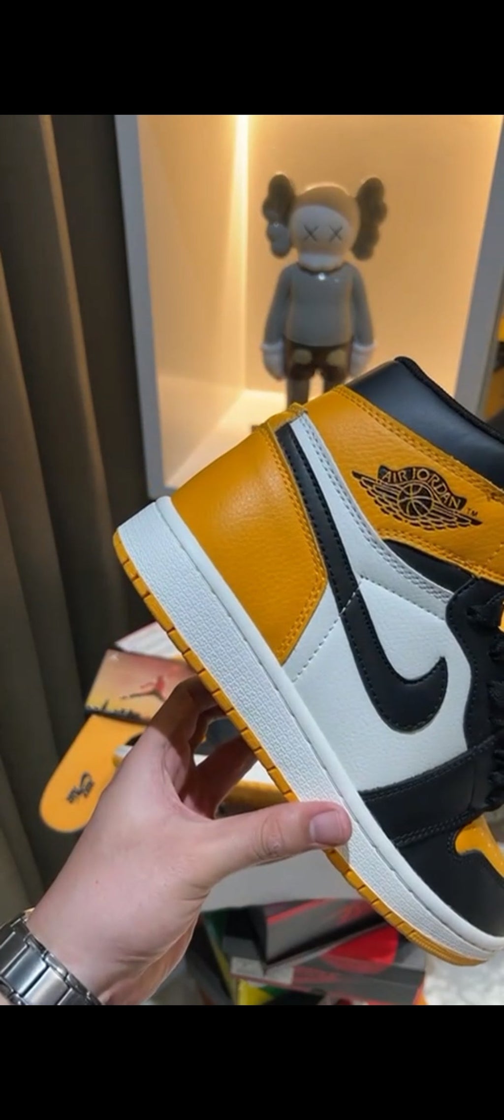 AIR JORDAN RETRO 1 HIGH TAXI U.A