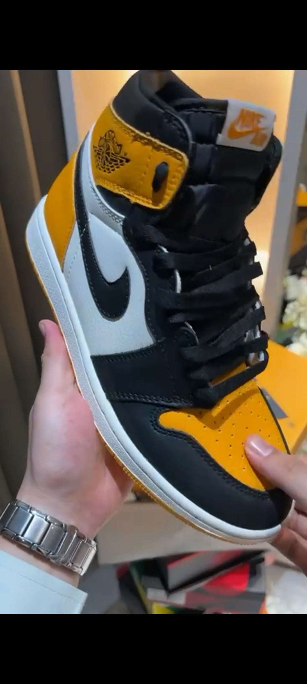 AIR JORDAN RETRO 1 HIGH TAXI U.A