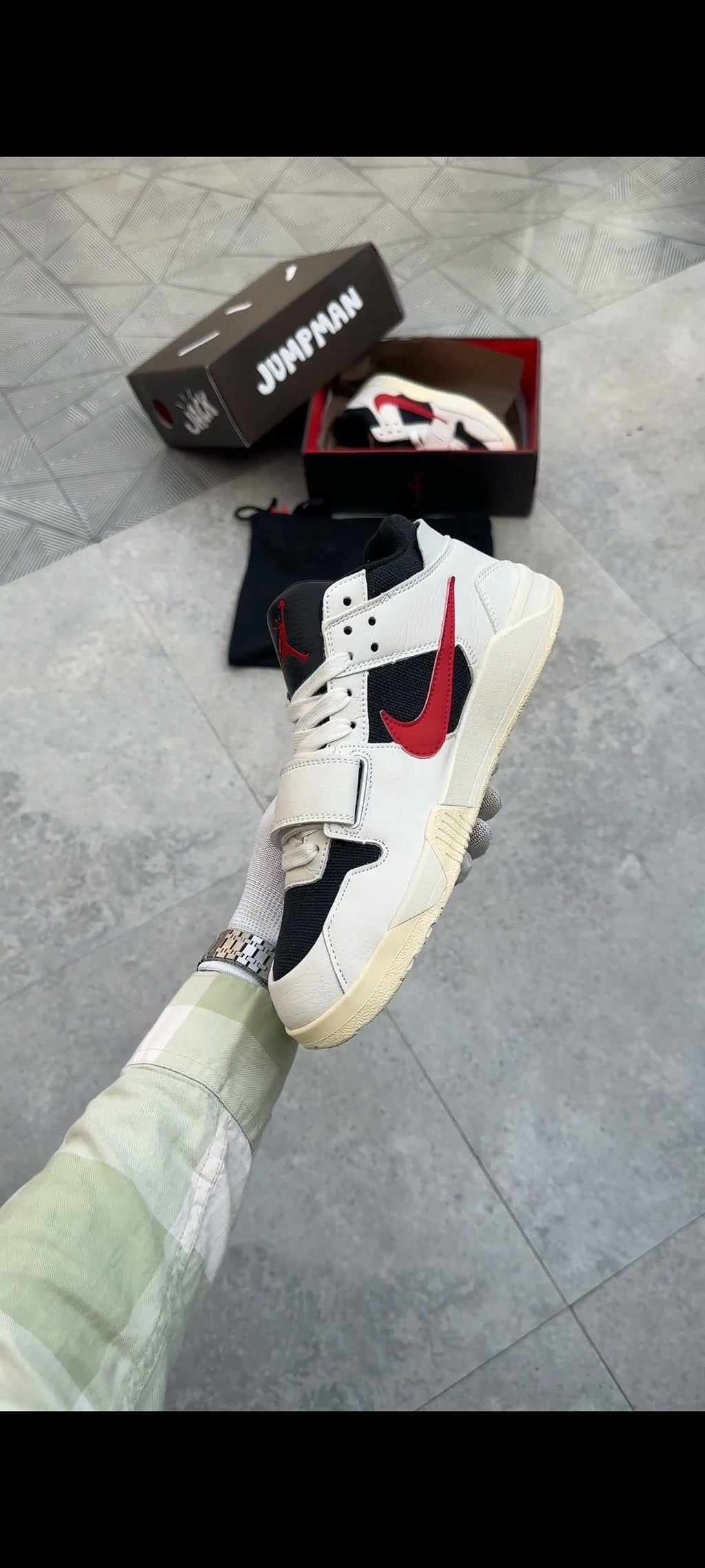 TRAVIS SCOTT X NIKE AIR JORDAN JUMPMAN JACK TR UNIVERSITY RED