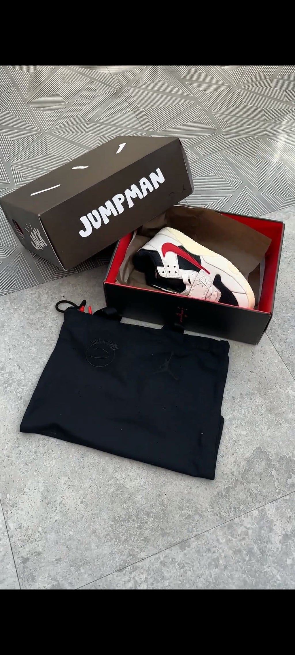TRAVIS SCOTT X NIKE AIR JORDAN JUMPMAN JACK TR UNIVERSITY RED