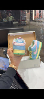 NIKE SB DUNK LOW X VERDY VISTY
