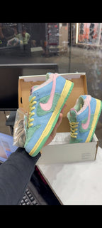 NIKE SB DUNK LOW X VERDY VISTY
