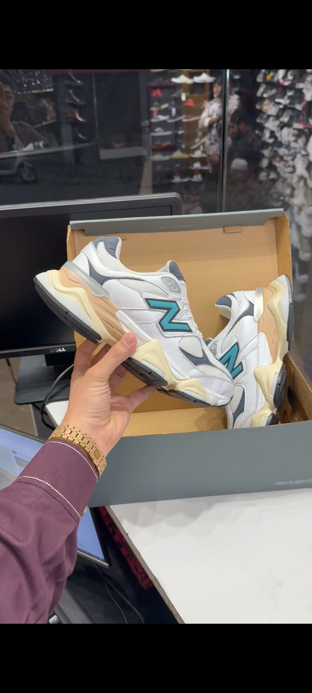 NEW Balance 9060