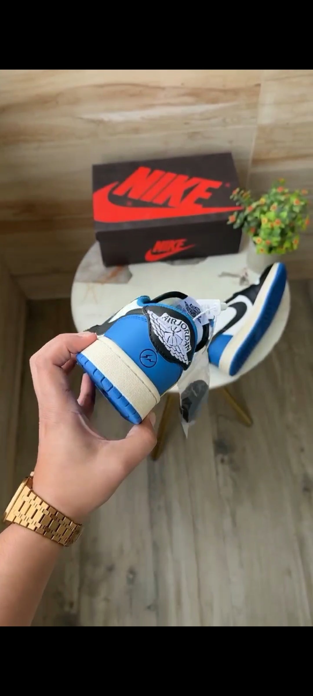 JORDAN 1 LOW FRAGMENT DESIGN X TRAVIS SCOTT