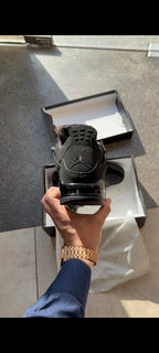 AIR JORDAN RETRO 4 BLACK CAT U.A