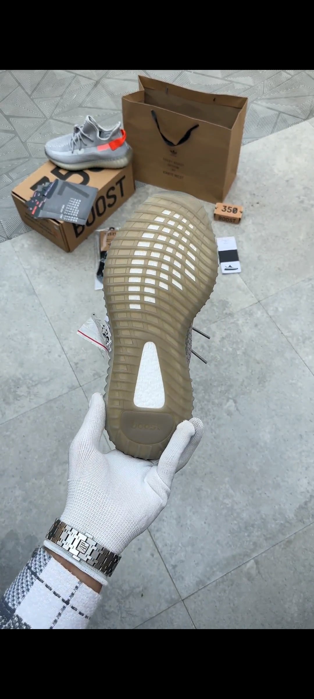 ADIDAS YEEZY BOOST 350 TAIL LIGHT