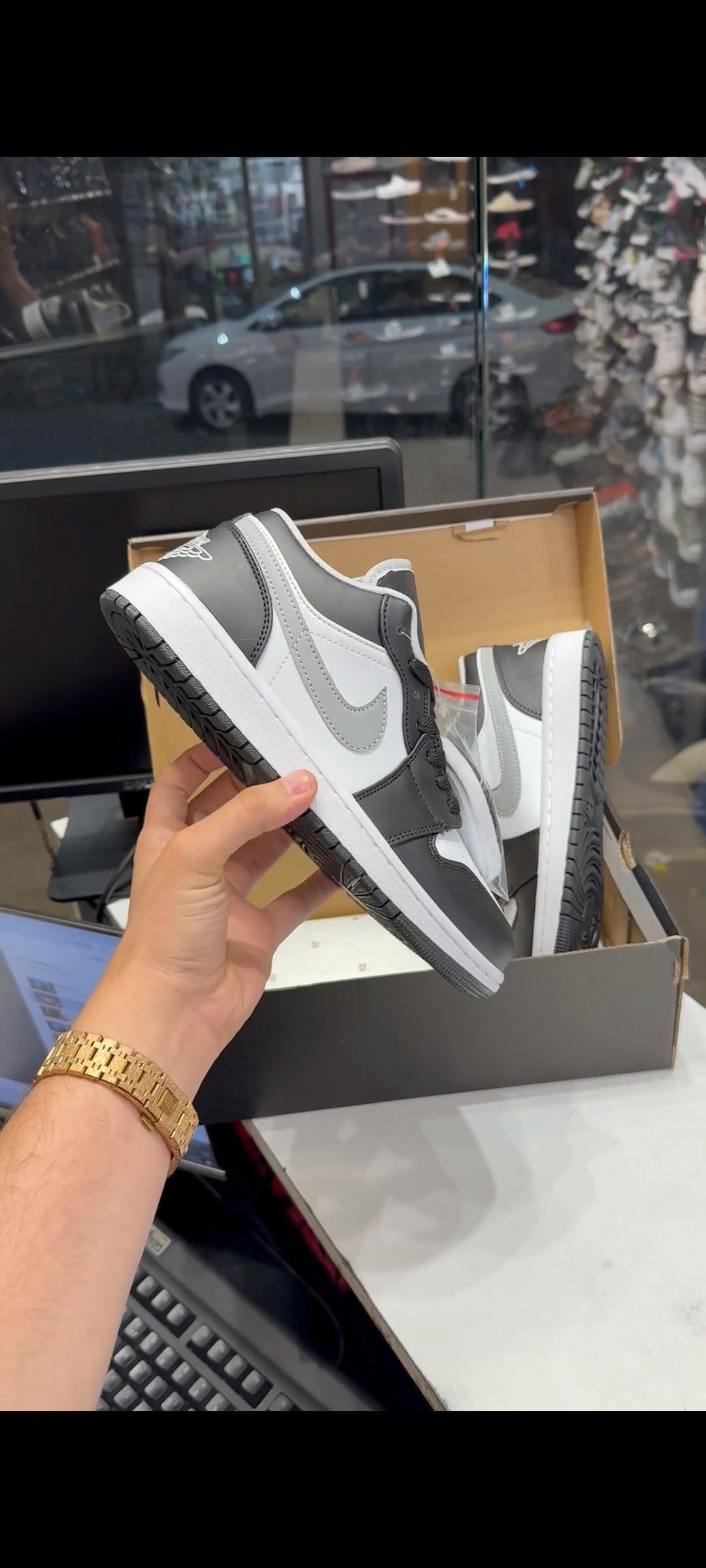 AIR JORDAN 1 LOW PARTICLE GREY