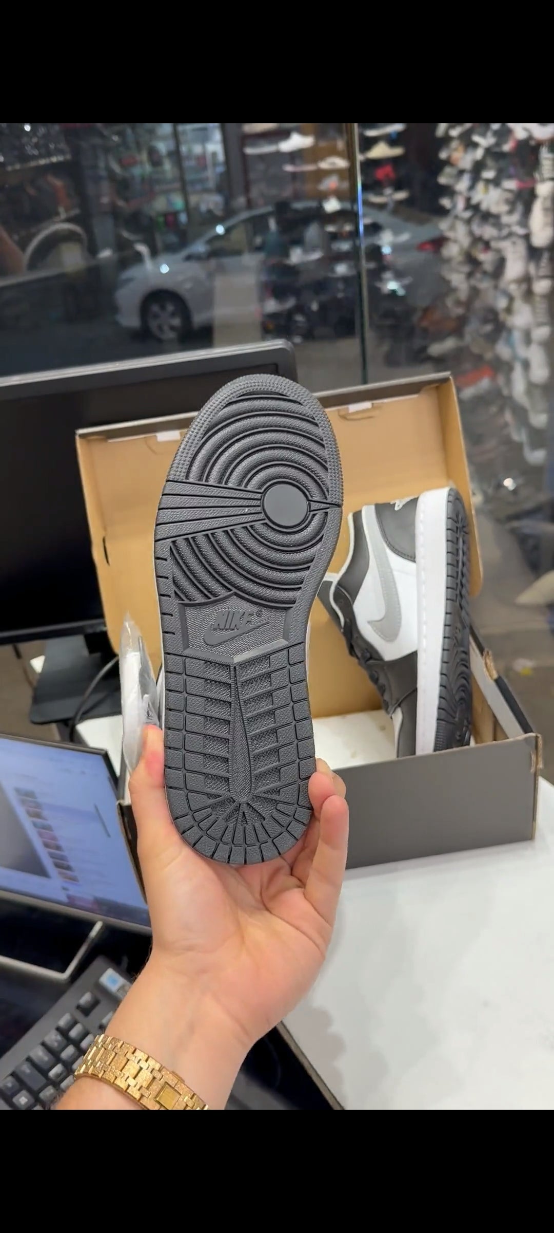 AIR JORDAN 1 LOW PARTICLE GREY