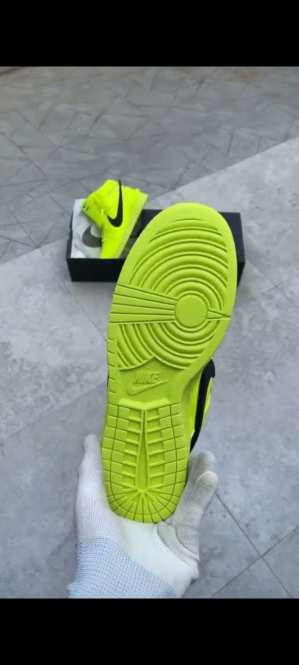 NIKE DUNK HIGH AMBUSH FLASH LIME BLACK