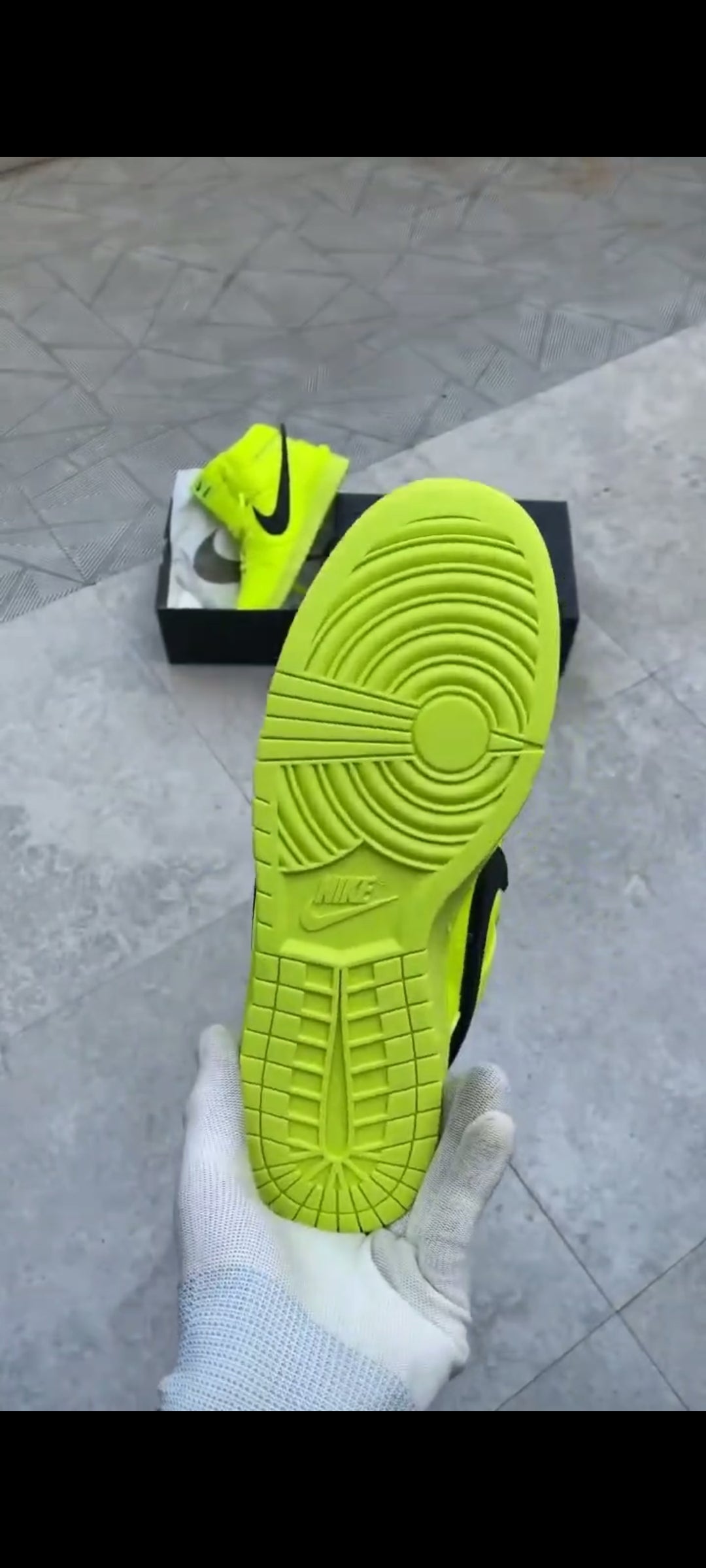 NIKE DUNK HIGH AMBUSH FLASH LIME BLACK