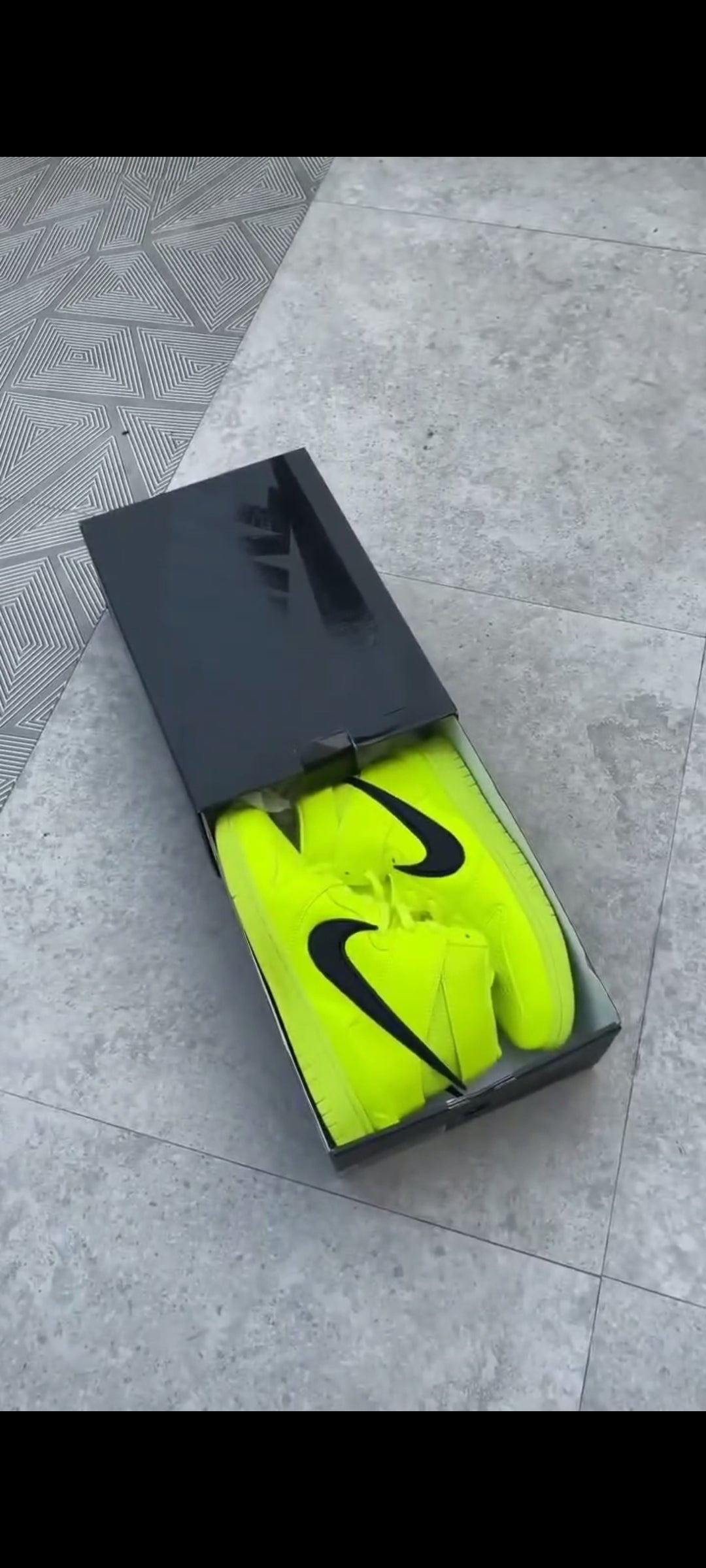 NIKE DUNK HIGH AMBUSH FLASH LIME BLACK