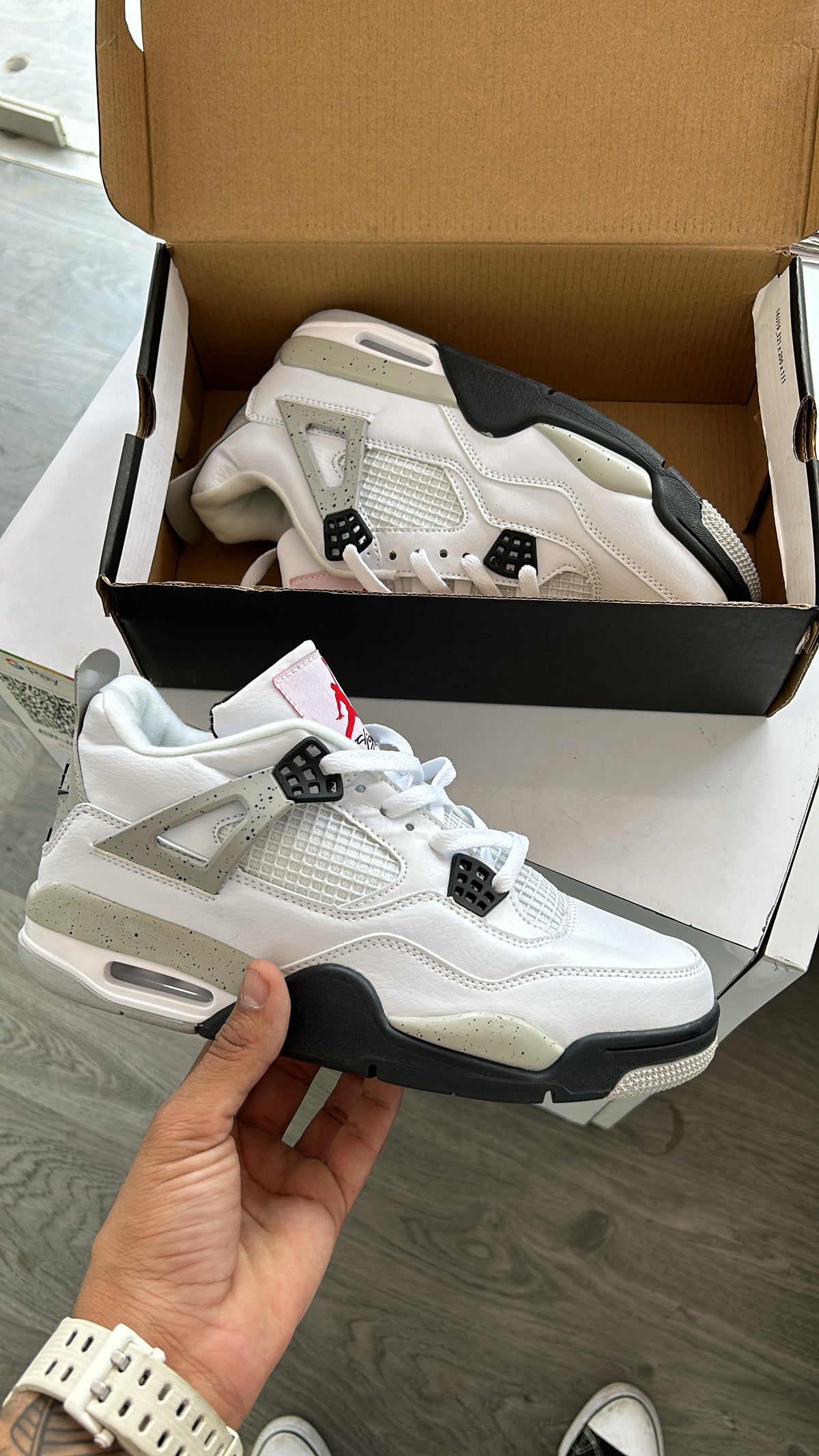 AIR JORDAN RETRO 4 CEMENT