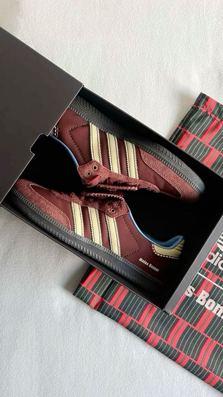 ADIDAS  WALES BONER BURGUNDY