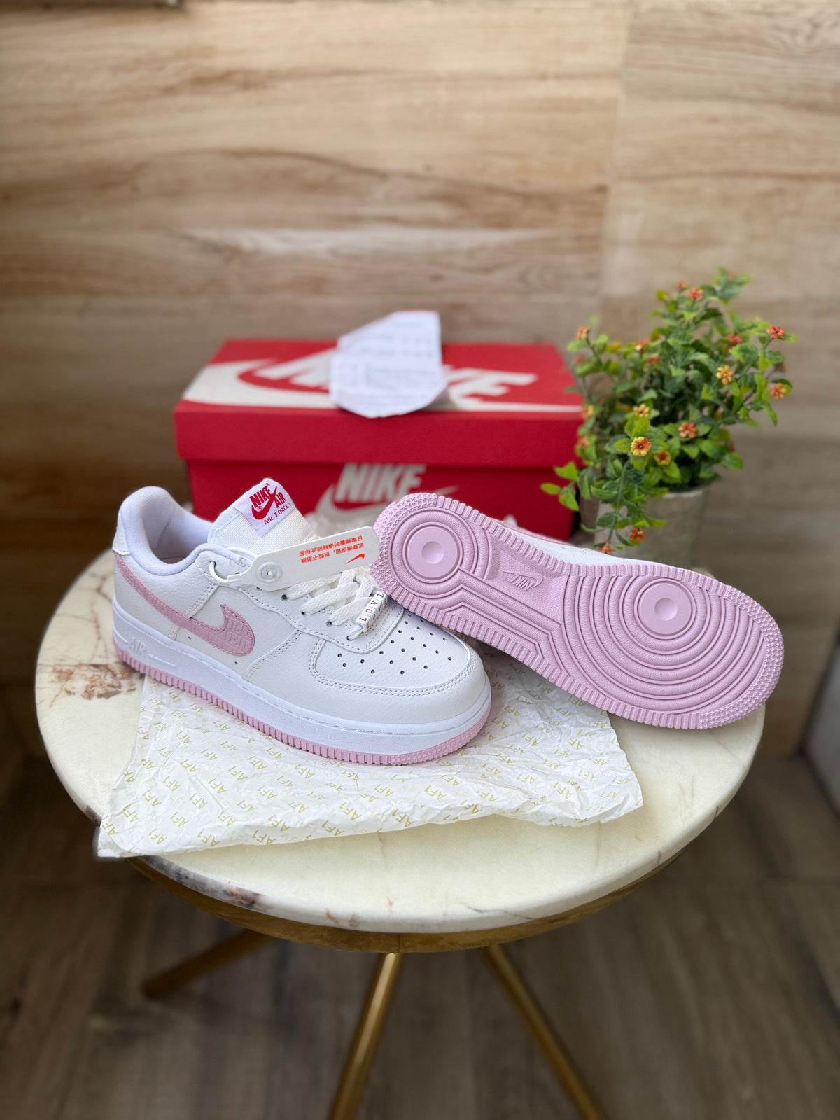 NIKE AIRFORCE ONE VALENTINE LOVE