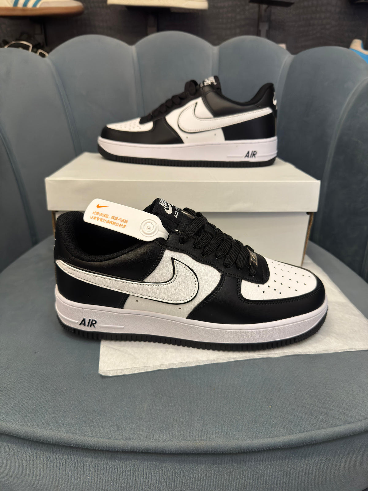 NIKE AIRFORCE ONE LOW PANDA