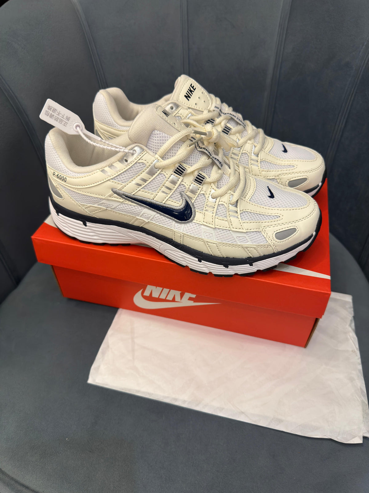 NIKE P-6000 TRAINER BEIGE BLACK