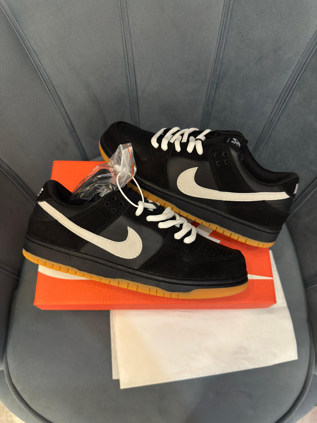 NIKE SB DUNK LOW FOG BLACK GUM